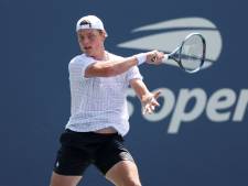 Tim van Rijthoven overleeft zeven matchpoints en knokt zich in vijfsetter naar tweede ronde US Open