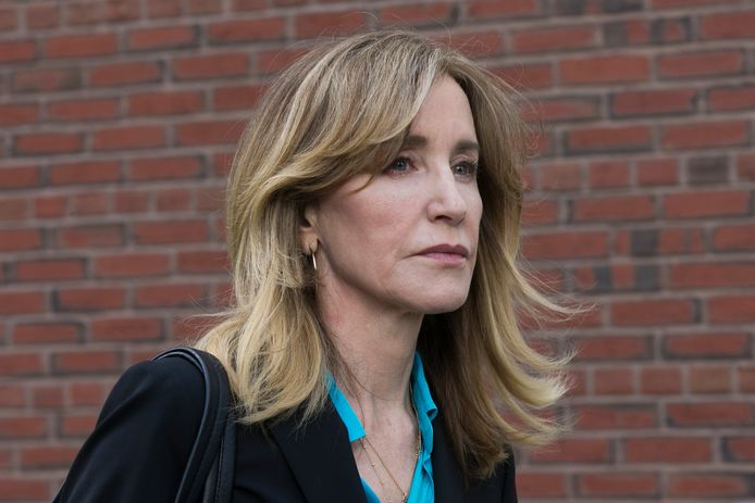 Felicity Huffman, bekend van Desperate Housewives, zat iets minder dan twee weken vast in een gevangenis in de Amerikaanse staat Californië voor omkoping.