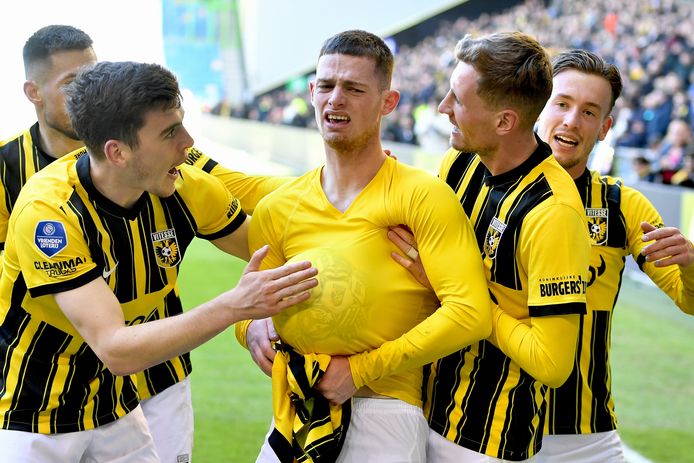 Thomas Buitink werd eerder deze week vader en scoorde vanmiddag.