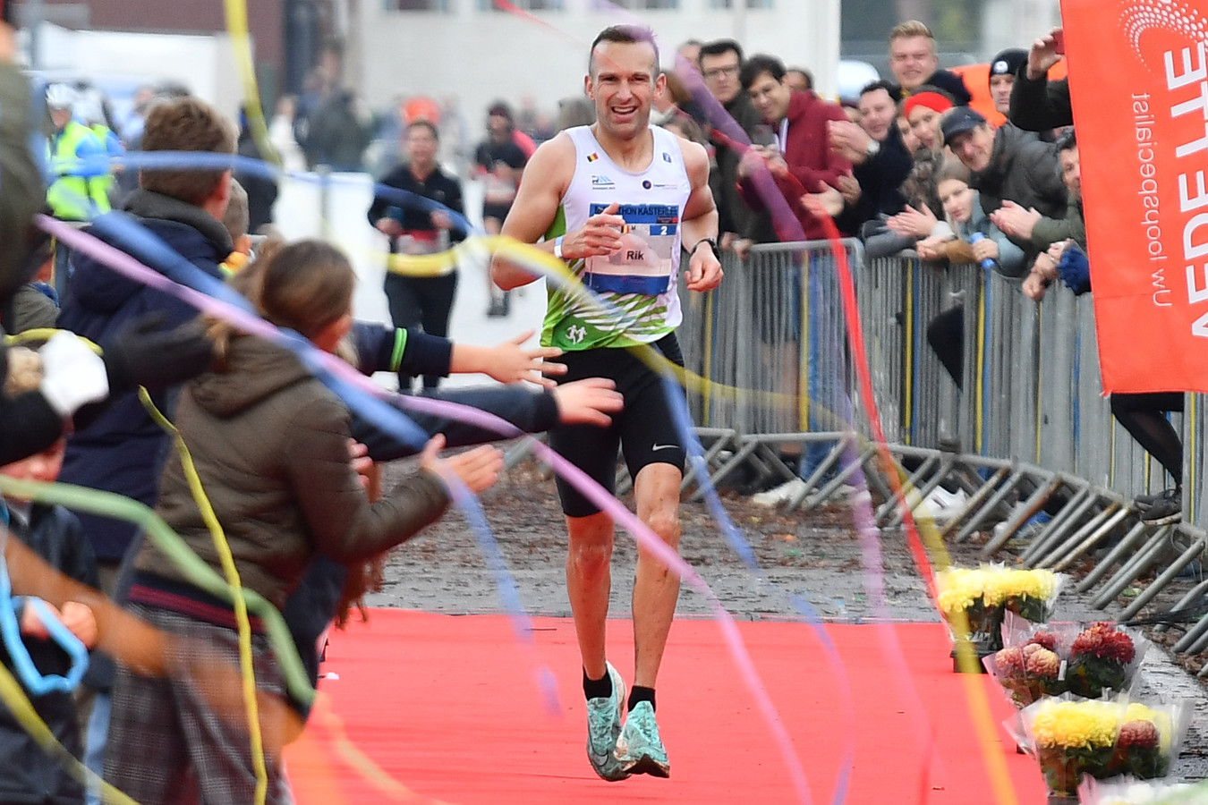Rik Thijs wint met kwartier voorsprong marathon Kasterlee | Foto | hln.be