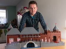 Richard bouwde de Koppelpoort na met 7200 blokjes Lego (en dat was in veel opzichten een hele uitdaging) 