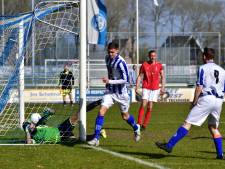 13 goals in een uur, in Waddinxveen arriveert arbiter te laat na ongeval en dit gebeurde er nog meer op de velden
