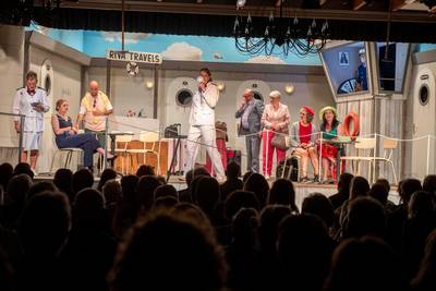 Toneelgroep Rips flikt het weer: Viva Vitoria is hilarische klucht