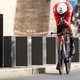 Van der Poel behoudt roze in de Giro, Dumoulin komt top-drie binnen