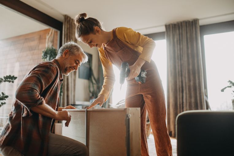 Meedoen aan een klusprogramma: is dat gratis of moet je mee betalen? Beeld Getty Images