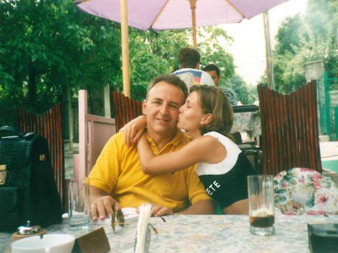 Met Vlaamse dochter van vermoorde Servische oorlogsmisdadiger naar herdenking van zijn dood: “Ja, mijn vader was een monster, maar hij blijft mijn papa”