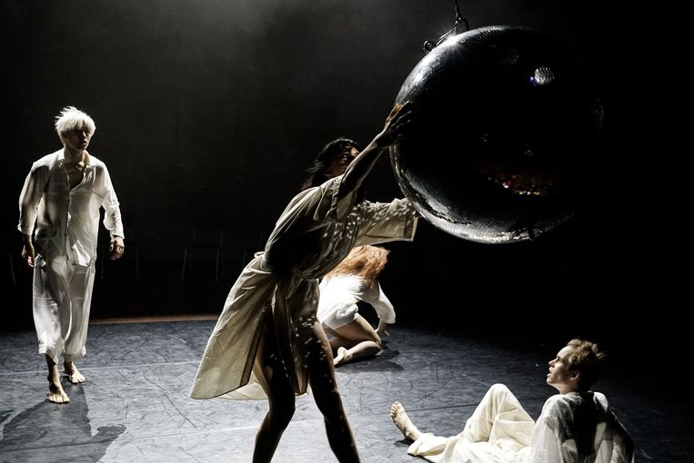 Glitter van choreograaf Antonin Rioche i.s.m. Korzo en Nederlands Dans Theater Beeld Alwin Poluna