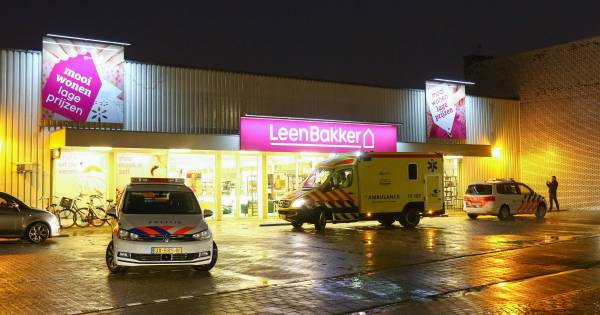 Twee Jongens Overvallen Leen Bakker Vlaardingen Waterweg Ad Nl