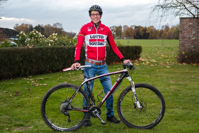 Stig Broeckx gaat opnieuw fietsen nadat hij een jaar in coma heeft gelegen.