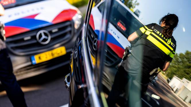 Acht snelheidsduivels zijn rijbewijs kwijt na politiecontrole op A1 tussen Azelo en Beekbergen