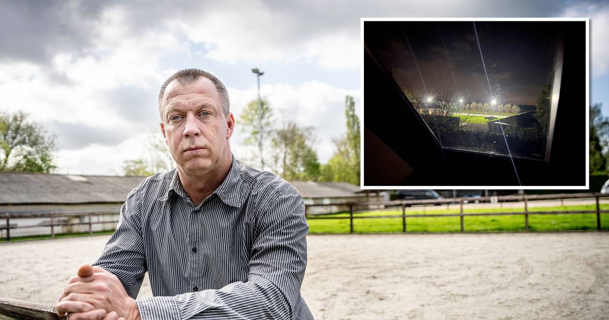 Buren die protesteren tegen lichtmasten blijken notoire klagers: ‘Niemand in de straat durft iets te