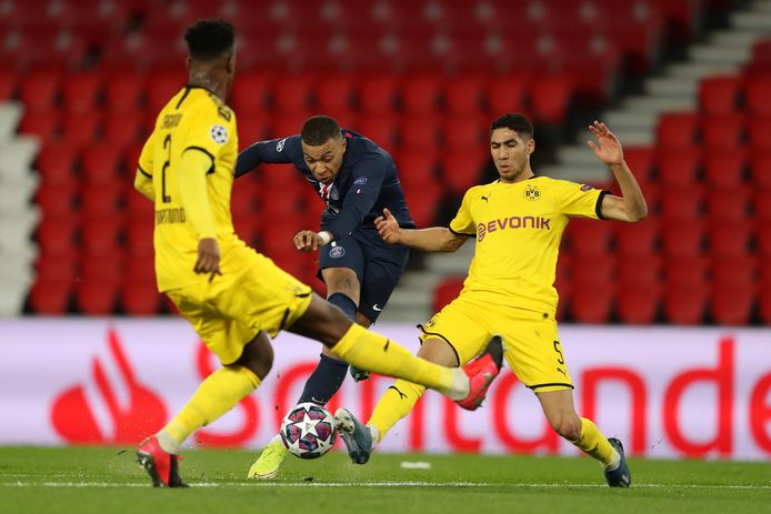 De return tussen PSG en Dortmund in de Champions League werd woensdag achter gesloten deuren gespeeld.