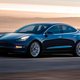 "Grote gebreken" bij Tesla Model 3: te lange remafstand, te harde vering en gierende wind op de snelweg