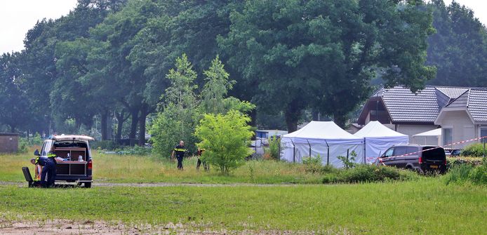 Het politie-onderzoek bij het kampje in Oss, in juni 2018.
