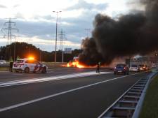 LIVE | ‘Politie lost waarschuwingsschoten bij A32 Heerenveen’, brand gesticht op A50
