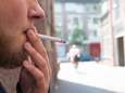 Hellevoetsluis verbiedt ambtenaar te roken onder werktijd: ‘Neem een appelmomentje’
