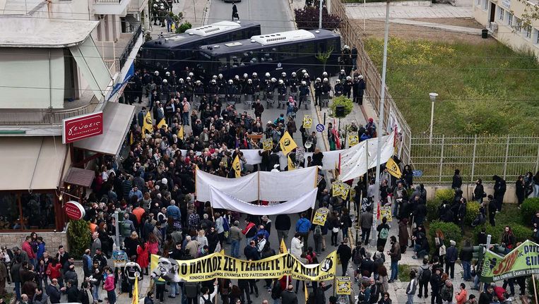 Protesten bij de rechtszaak tegen Gouden Dageraad Beeld afp