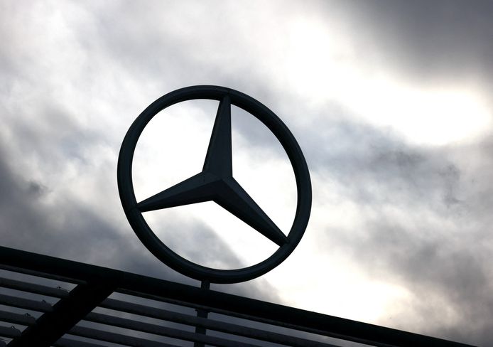 Het logo van de Duitse autobouwer Mercedes.