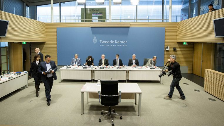 Marcel de Vries, voormalig kasbeheerder bij Vestia, verschijnt voor de Parlementaire Enquetecommissie Woningcorporaties. Beeld ANP