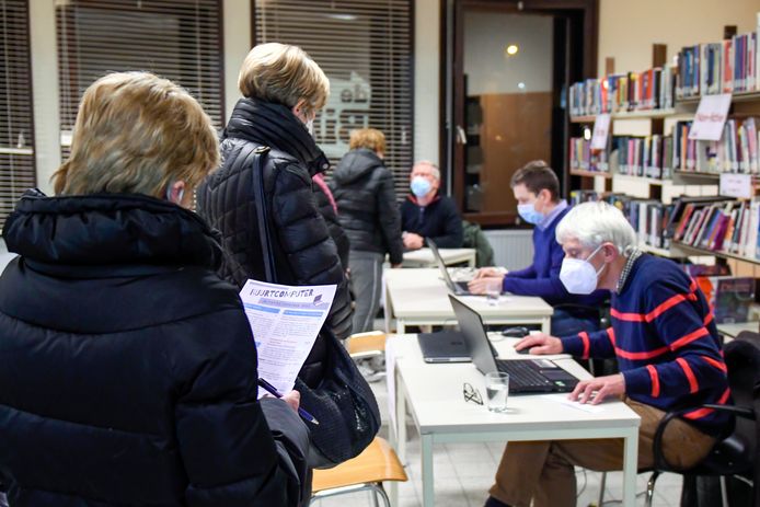 Startmoment Buurtcomputer voor voorjaar 2022 bib Denderleeuw