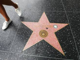 Ster van Bill Cosby op Hollywood Boulevard blijft