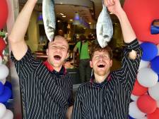 Jongensdroom wordt nóg mooier: Jurian (25) en Sjaak (26) openen hun tweede viswinkel 