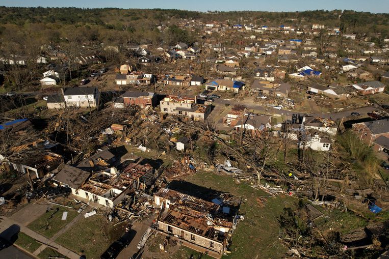 La devastazione a Little Rock, in Arkansas, è stata massiccia dopo una forte tempesta questo fine settimana.  foto Reuters