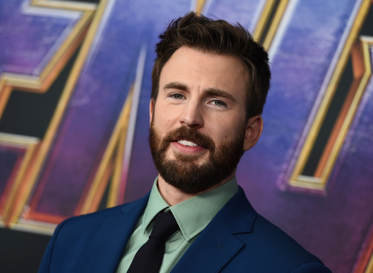 meest-sexy-man-op-aarde-chris-evans-vindt-liefde-bij-actrice-alba