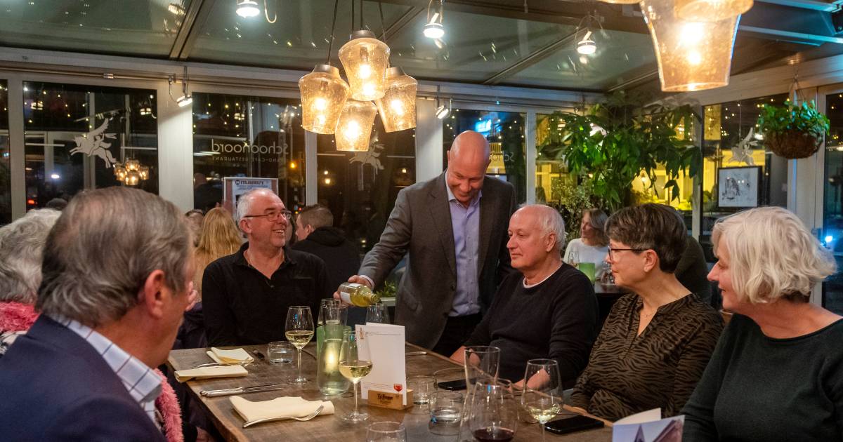 Wat heeft de gastheer van Café Schoonoord met WillemAlexander en Obama