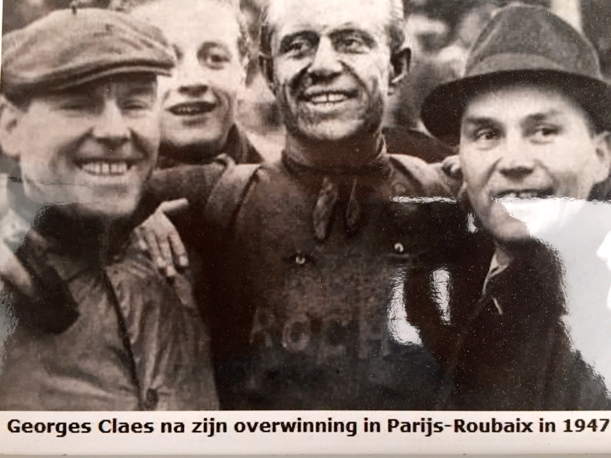 Michel Wuyts brengt ode aan extopcoureur en ereburger Claes