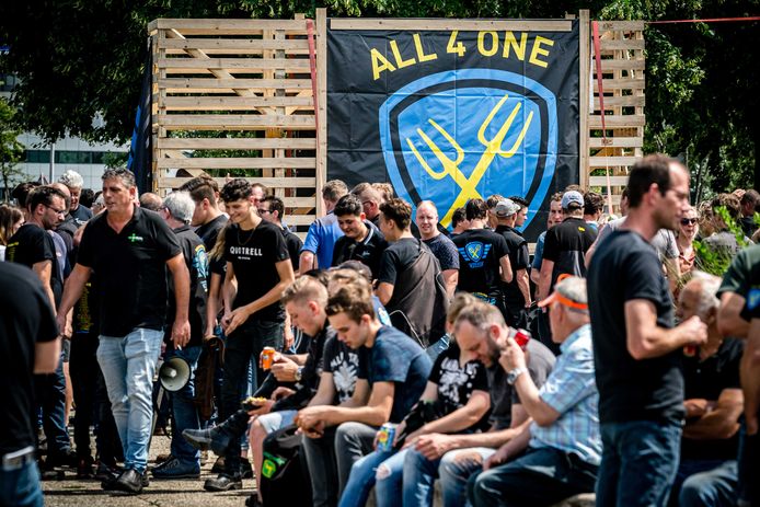 Boeren demonstreren op 7 juli voor het provinciehuis in Den Bosch tegen het stikstofbeleid van het kabinet.