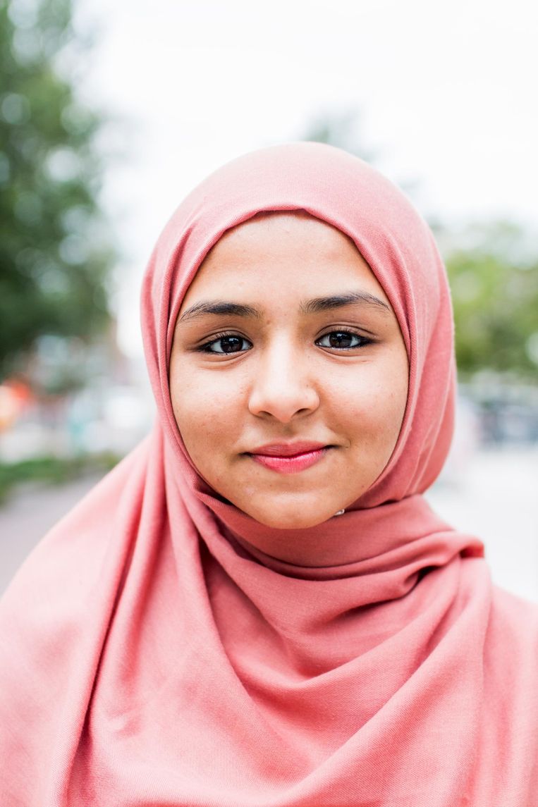 Atica Riaz (18), zit bij de Islamitische Studentenvereniging Amsterdam Beeld Jesper Boot