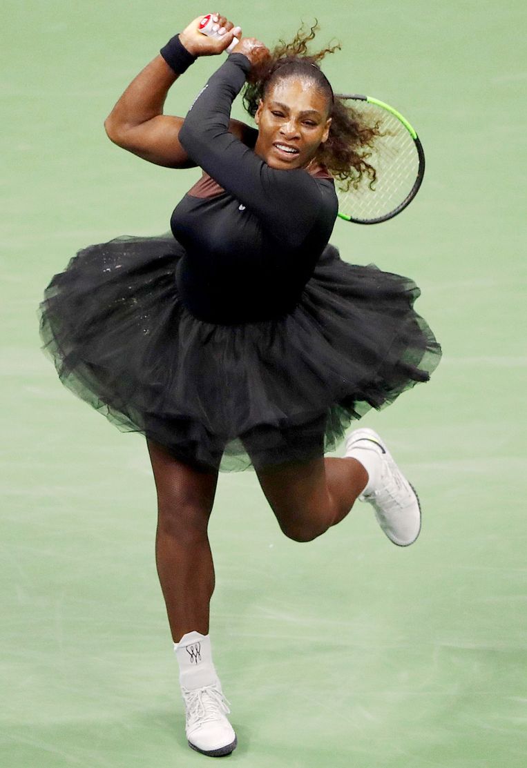 Serena Williams op de U.S. Open van 2018 in een tutu van ontwerper Virgil Abloh. Beeld 