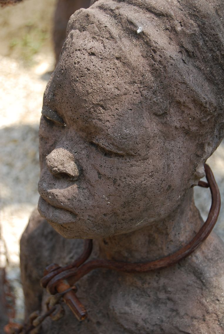Beeld in Stonetown, Zanzibar, dat herinnert aan de slavenhandel. Beeld Getty Images/iStockphoto