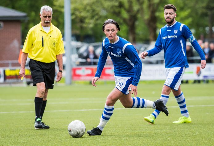 Yannik de Vries in actie namens Eilermark. Ook komend seizoen speelt hij bij die club.