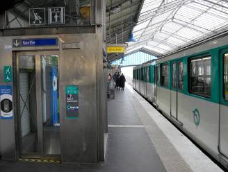 Twee personen overleden in Parijs nadat ze op sporen lopen en geraakt worden door metro