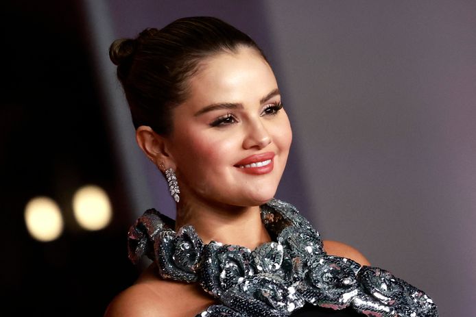 Selena Gomez ontkent niet langer dat ze botox heeft gebruikt.