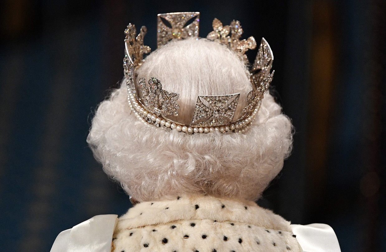 Elizabeth II is zondag zeventig jaar koningin van het Verenigd Koninkrijk. Ze is daarmee de langstzittende vorst van het land.