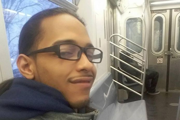 Jonge vader Joshua Perez (26) neemt wel vaker de metro in New York.