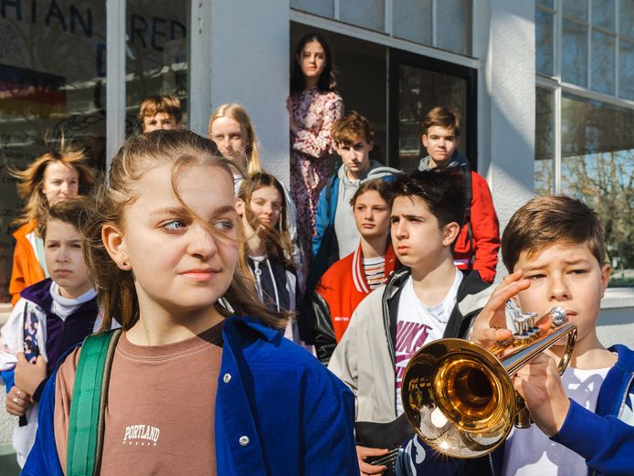 De 12 jongeren die de kans krijgen om theater te maken tijdens de voorstelling Stadsvlucht.