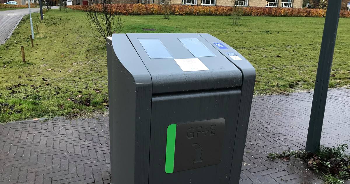 Stankoverlast en ratten en toch moet bewoner Roombeekhofje ook derde afvalcontainer voor deur pikken.