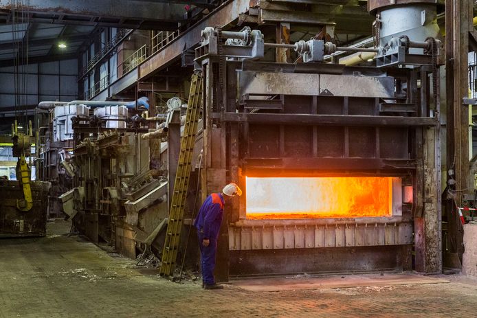 spade onderwijs ik ga akkoord met Aluminiumfabriek Delfzijl verlaagt productie vanwege hoge gasprijzen |  Groningen | AD.nl