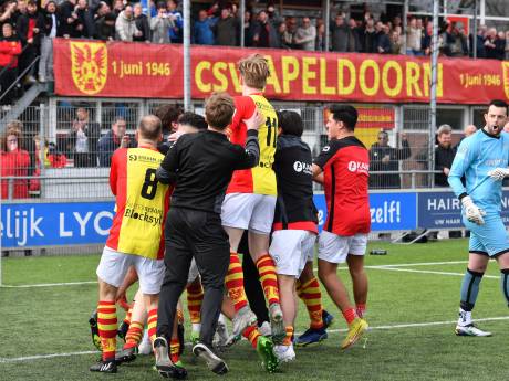 csv Apeldoorn bekert verder, tiental DVS houdt SV Urk op een gelijkspel en HHC krijgt flinke dreun van Katwijk