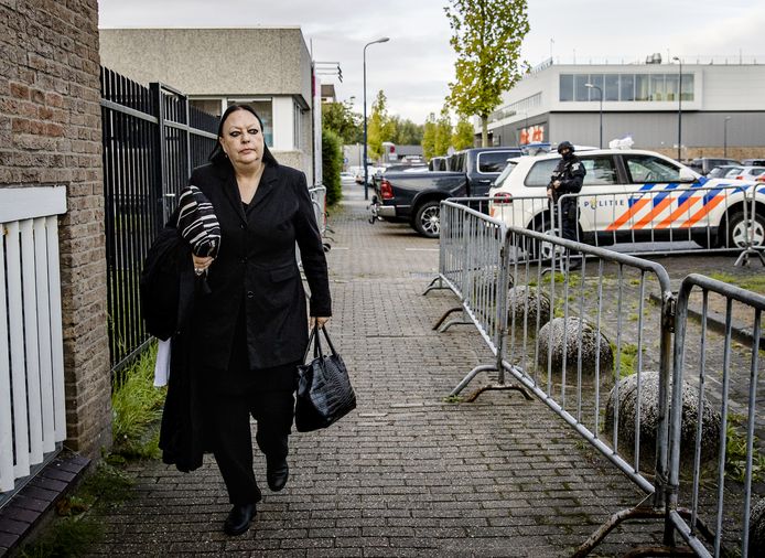 Inez Weski, advocaat van Ridouan Taghi, komt aan bij de gerechtsbunker in Amsterdam-Osdorp voorafgaand aan een zitting in het liquidatieproces Marengo.
