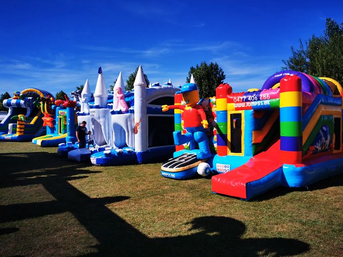 Foto del Festival del castello gonfiabile a Blankenberge durante la prima edizione di luglio.