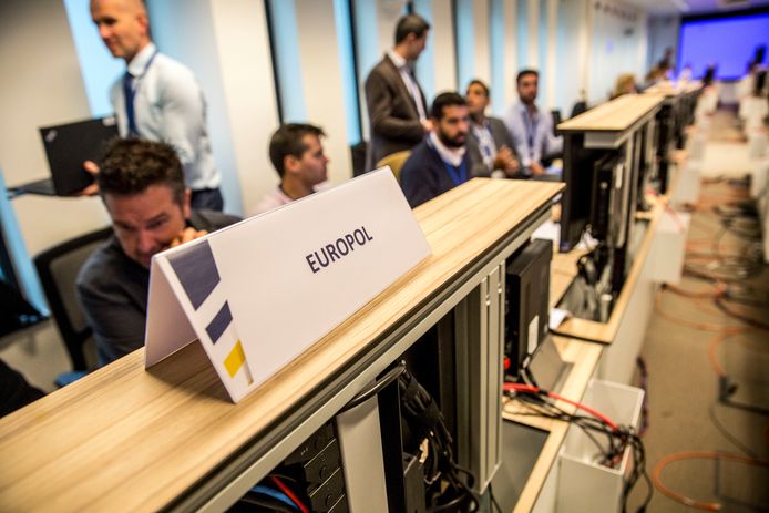 De Operations Room van Europol in Den Haag waar de informatie vanuit de deelnemende landen binnenkwam.