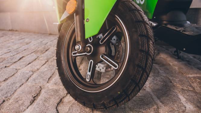 Amsterdam wil meer deelbakfietsen en deelscooters in de stad