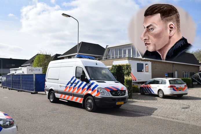 De politie doet onderzoek bij de woning in Beneden-Leeuwen. Inzetje: Werner van der V.