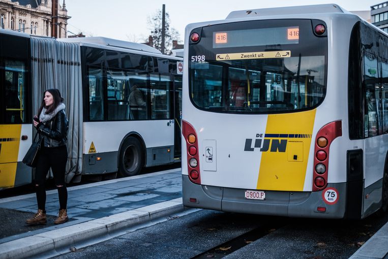 advocaat exotisch pensioen NMBS en De Lijn verloren door coronacrisis helft van hun reizigers | De  Morgen