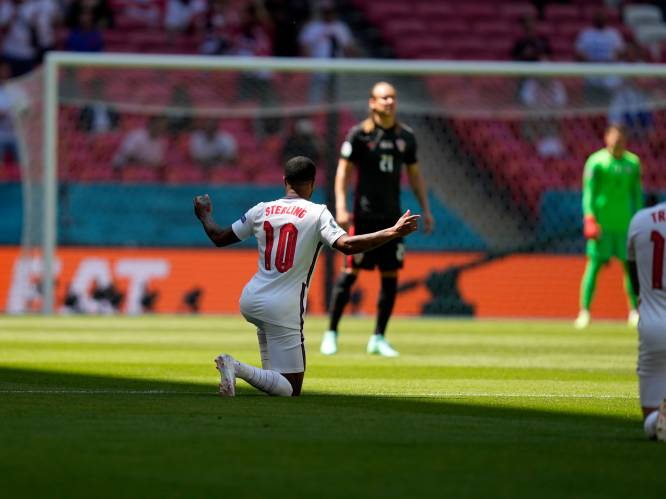 Boegeroep overstemd door applaus als Engelse spelers knielen op Wembley